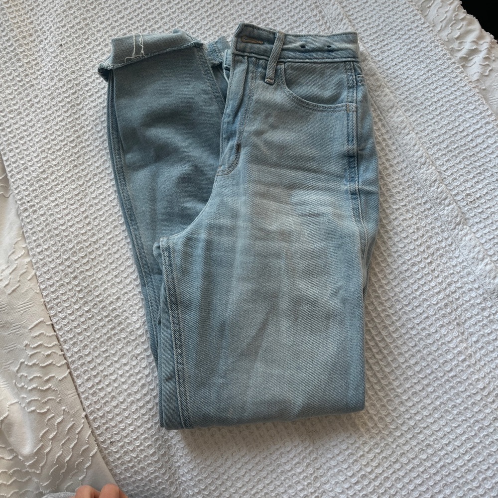 Hollister Mom Jeans 00